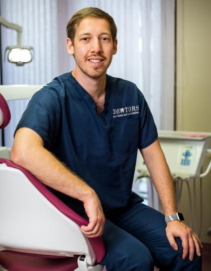 Dr. Teréki Dániel - Fogorvos, parodontológus rezidens